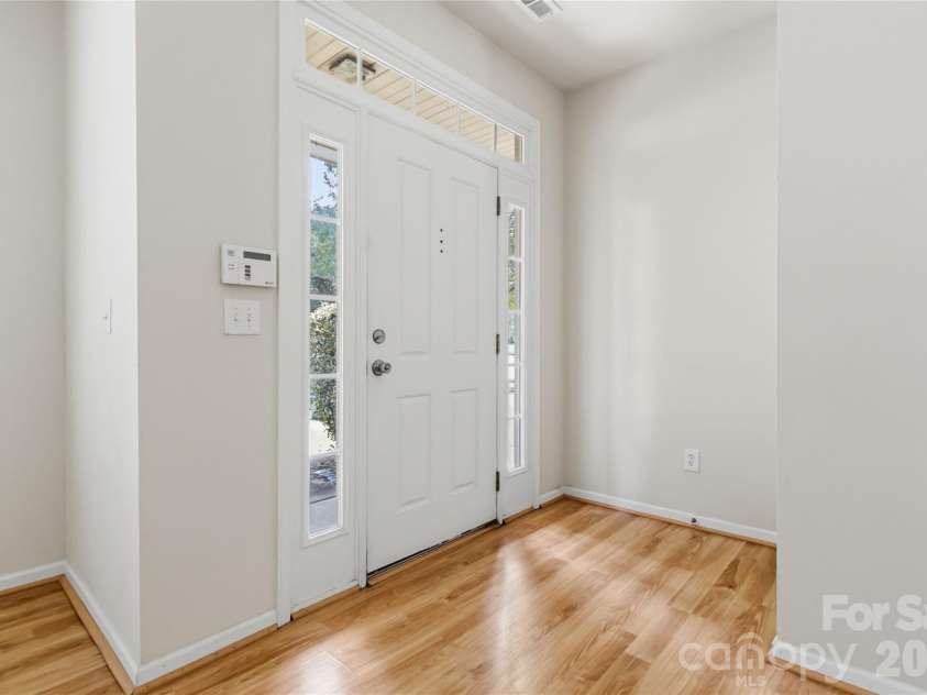 1520 Peaceful Way Drive, Charlotte, NC 28206.  MLS# CAR4413568, YatesRealty ID 44171. Front Entry