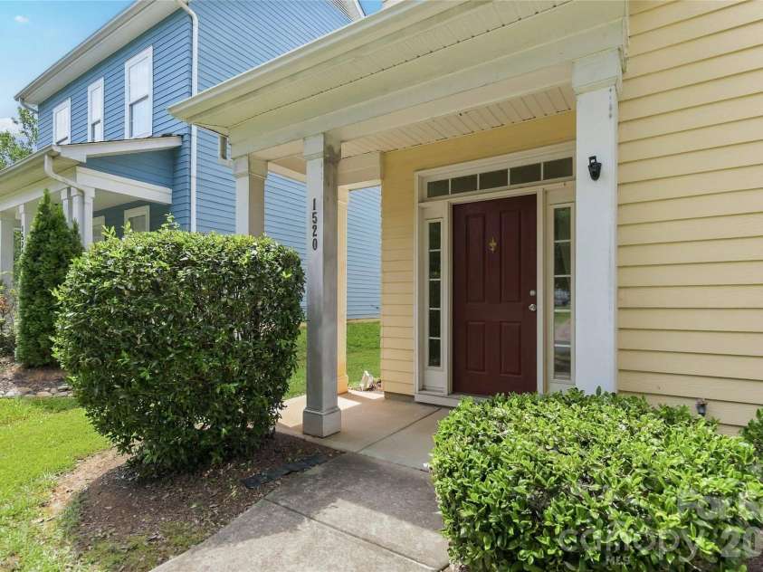 1520 Peaceful Way Drive, Charlotte, NC 28206.  MLS# CAR4413568, YatesRealty ID 44171. Front Porch