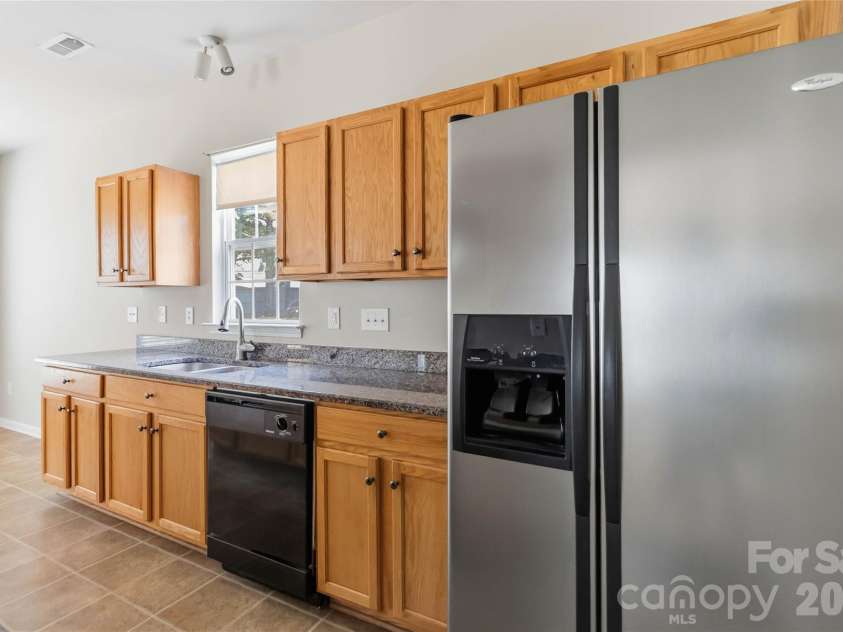 1520 Peaceful Way Drive, Charlotte, NC 28206.  MLS# CAR4413568, YatesRealty ID 44171. Kitchen