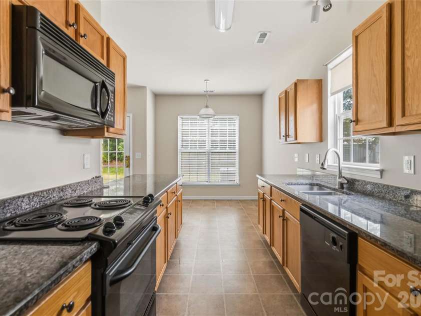 1520 Peaceful Way Drive, Charlotte, NC 28206.  MLS# CAR4413568, YatesRealty ID 44171. Kitchen