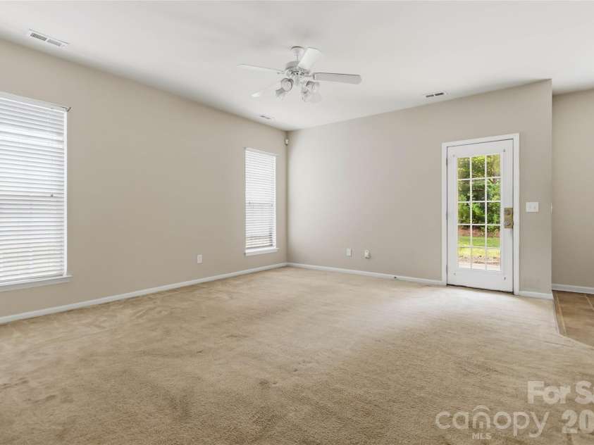 1520 Peaceful Way Drive, Charlotte, NC 28206.  MLS# CAR4413568, YatesRealty ID 44171. Living Room