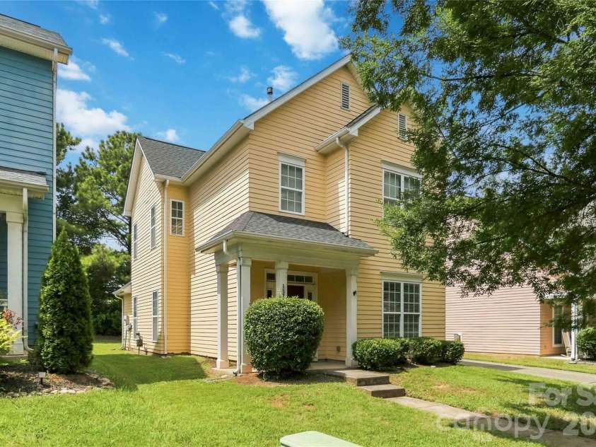 1520 Peaceful Way Drive, Charlotte, NC 28206.  MLS# CAR4413568, YatesRealty ID 44171. Side View of Home