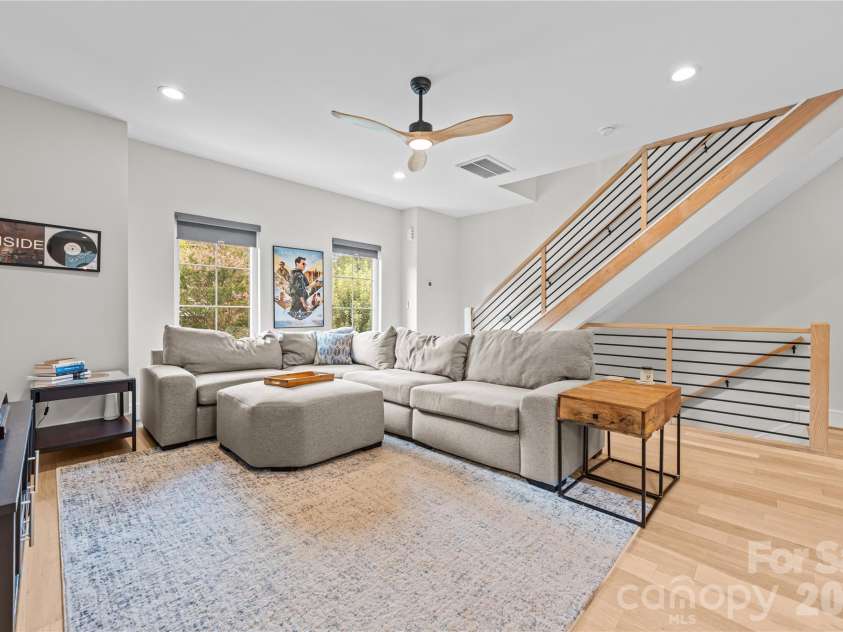 3020 Cobbs Hill Road, Charlotte, NC 28205.  MLS# CAR4413526, YatesRealty ID 44172. 
