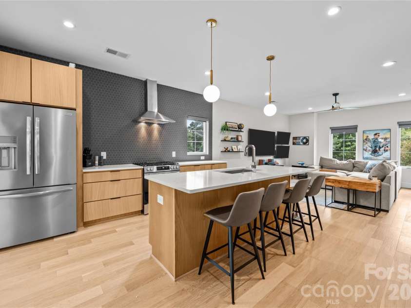 3020 Cobbs Hill Road, Charlotte, NC 28205.  MLS# CAR4413526, YatesRealty ID 44172. Kitchen
