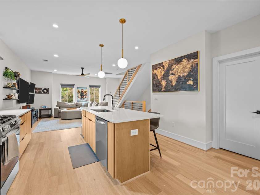 3020 Cobbs Hill Road, Charlotte, NC 28205.  MLS# CAR4413526, YatesRealty ID 44172. Kitchen