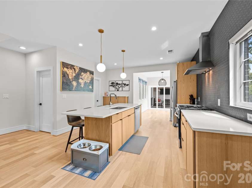 3020 Cobbs Hill Road, Charlotte, NC 28205.  MLS# CAR4413526, YatesRealty ID 44172. Kitchen from living