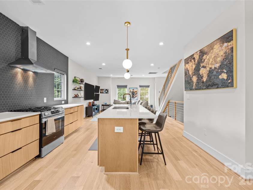 3020 Cobbs Hill Road, Charlotte, NC 28205.  MLS# CAR4413526, YatesRealty ID 44172. Open layout