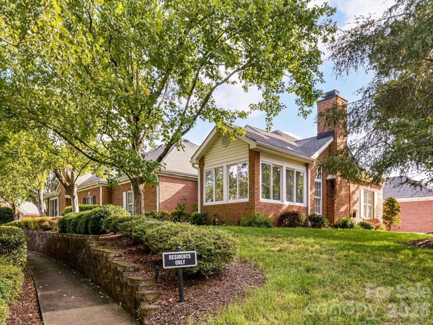 8316 Olde Troon Drive, Charlotte, NC 28277.  MLS# CAR4413453, YatesRealty ID 44176. 