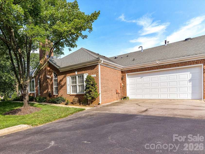 8316 Olde Troon Drive, Charlotte, NC 28277.  MLS# CAR4413453, YatesRealty ID 44176. 