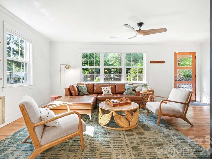 1333 Cortland Road, Charlotte, NC 28209.  MLS# CAR4413455, YatesRealty ID 44177. Beautiful front window
