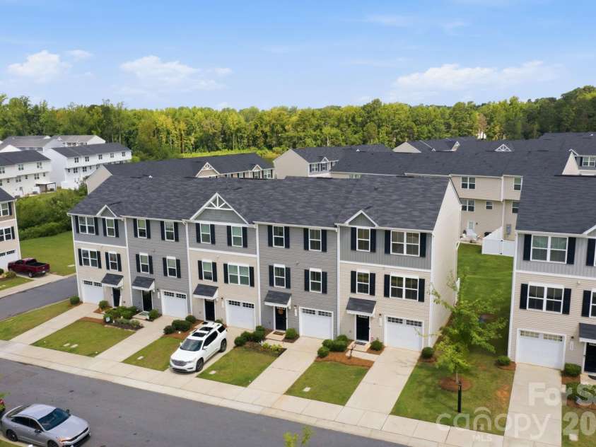7017 Brightwork Lane, Charlotte, NC 28269.  MLS# CAR4413296, YatesRealty ID 44178. 