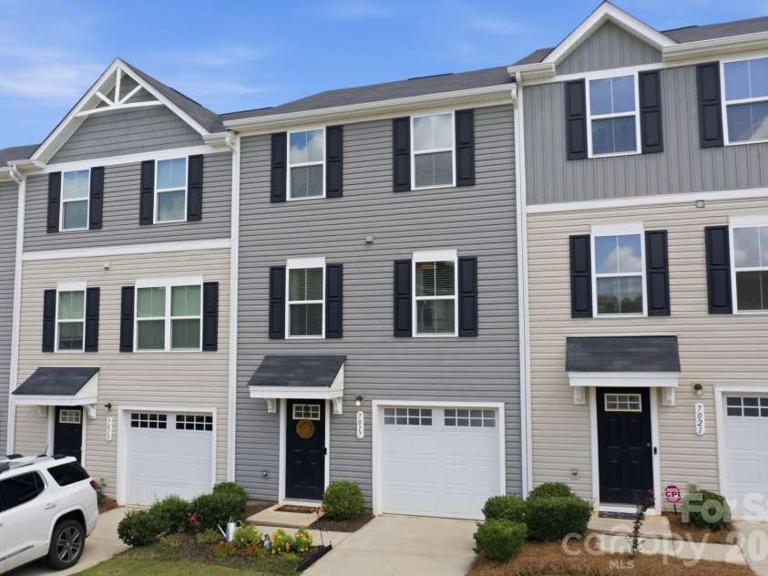 7017 Brightwork Lane, Charlotte, NC 28269.  MLS# CAR4413296, YatesRealty ID 44178. 