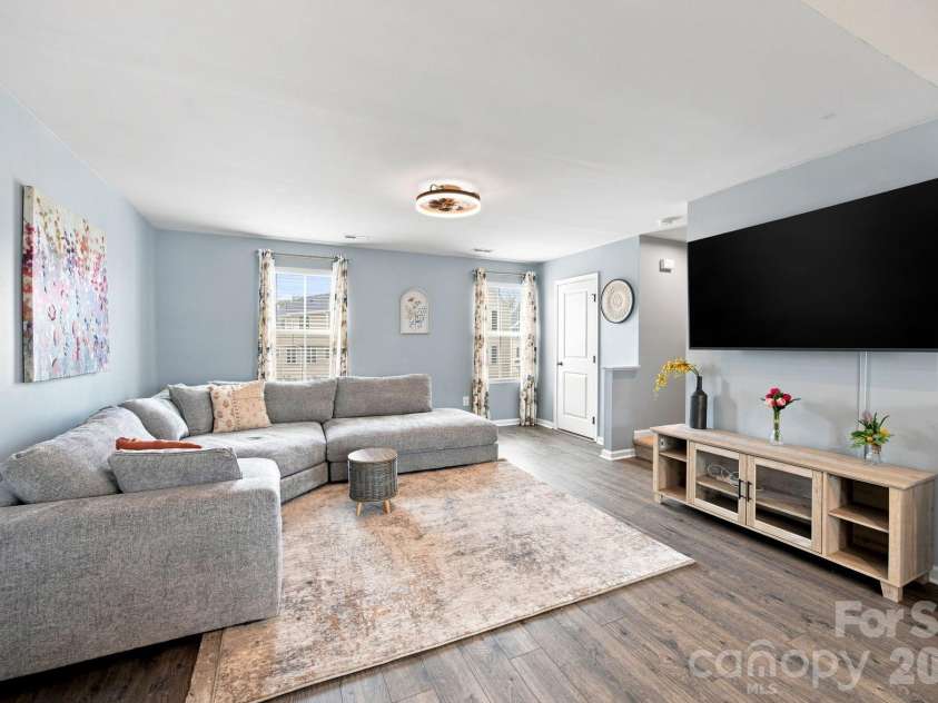 7017 Brightwork Lane, Charlotte, NC 28269.  MLS# CAR4413296, YatesRealty ID 44178. 