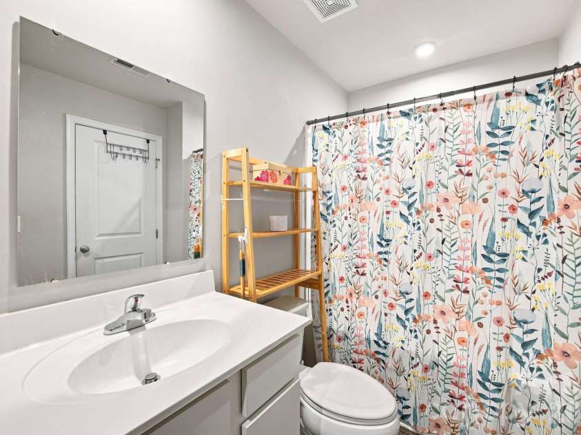 7017 Brightwork Lane, Charlotte, NC 28269.  MLS# CAR4413296, YatesRealty ID 44178. 