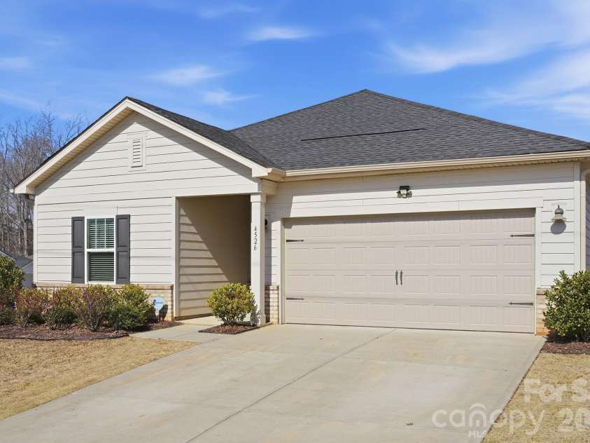 4526 Bright Road, Charlotte, NC 28214.  MLS# CAR4338771, YatesRealty ID 4418. 