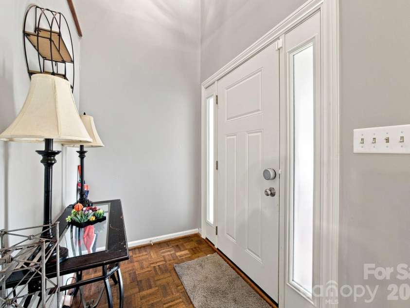 5512 River Falls Drive, Charlotte, NC 28215.  MLS# CAR4413301, YatesRealty ID 44180. Entry way