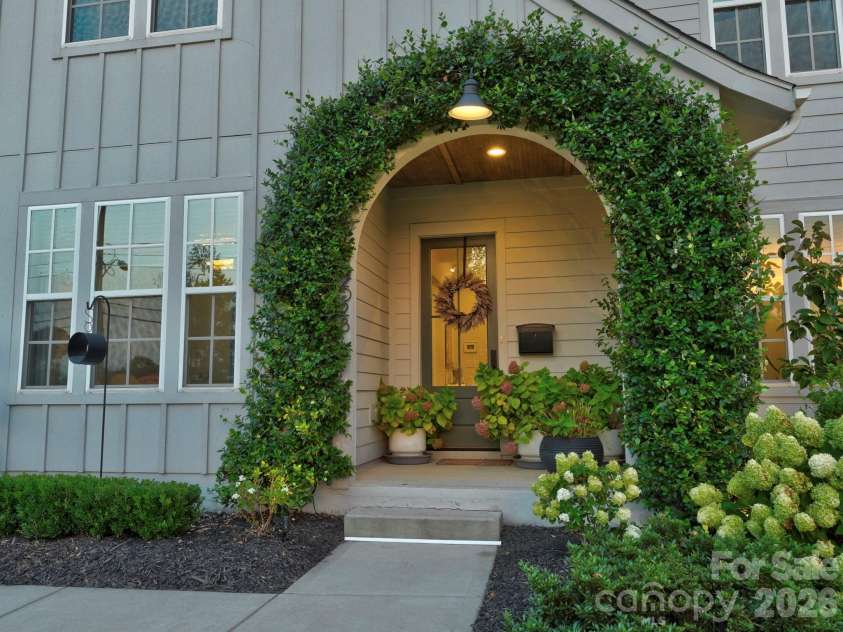 2028 Eaton Road, Charlotte, NC 28205.  MLS# CAR4413300, YatesRealty ID 44181. 