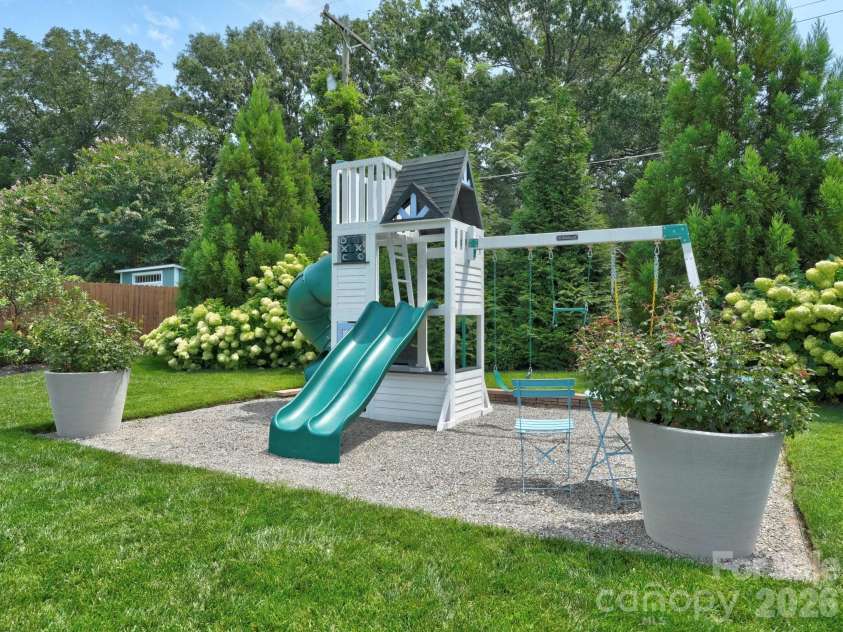 2028 Eaton Road, Charlotte, NC 28205.  MLS# CAR4413300, YatesRealty ID 44181. 