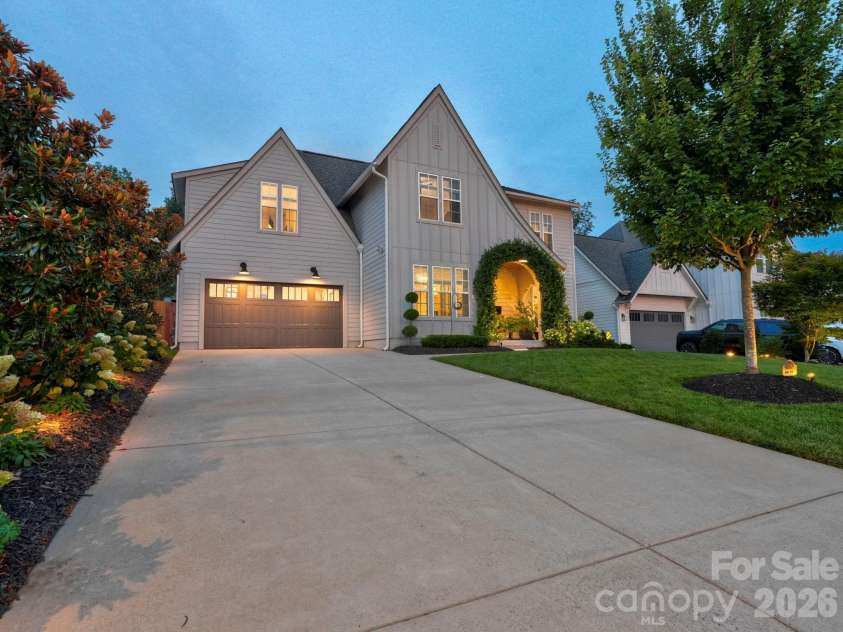 2028 Eaton Road, Charlotte, NC 28205.  MLS# CAR4413300, YatesRealty ID 44181. 