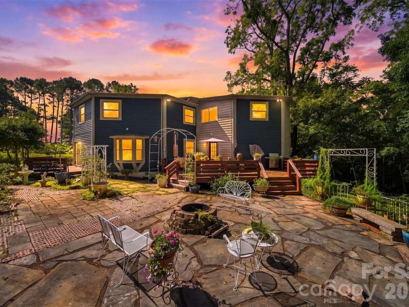 480 Bailey Farm Road, Statesville, NC 28625.  MLS# CAR4413151, YatesRealty ID 44184. 