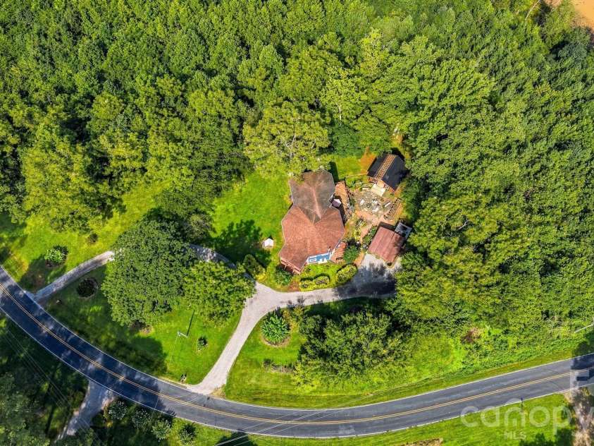 480 Bailey Farm Road, Statesville, NC 28625.  MLS# CAR4413151, YatesRealty ID 44184. 