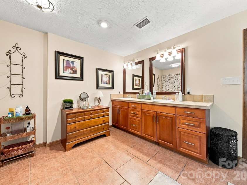 480 Bailey Farm Road, Statesville, NC 28625.  MLS# CAR4413151, YatesRealty ID 44184. 