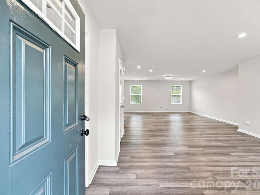1925 Pin Hook Road, Charlotte, NC 28215.  MLS# CAR4413182, YatesRealty ID 44185. 