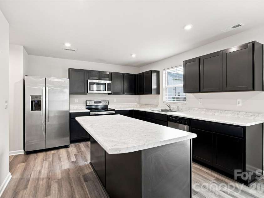 1925 Pin Hook Road, Charlotte, NC 28215.  MLS# CAR4413182, YatesRealty ID 44185. 