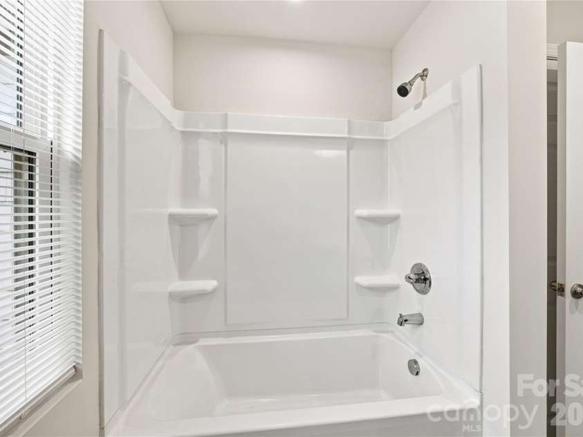 1925 Pin Hook Road, Charlotte, NC 28215.  MLS# CAR4413182, YatesRealty ID 44185. 