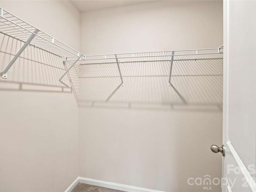 1925 Pin Hook Road, Charlotte, NC 28215.  MLS# CAR4413182, YatesRealty ID 44185. 