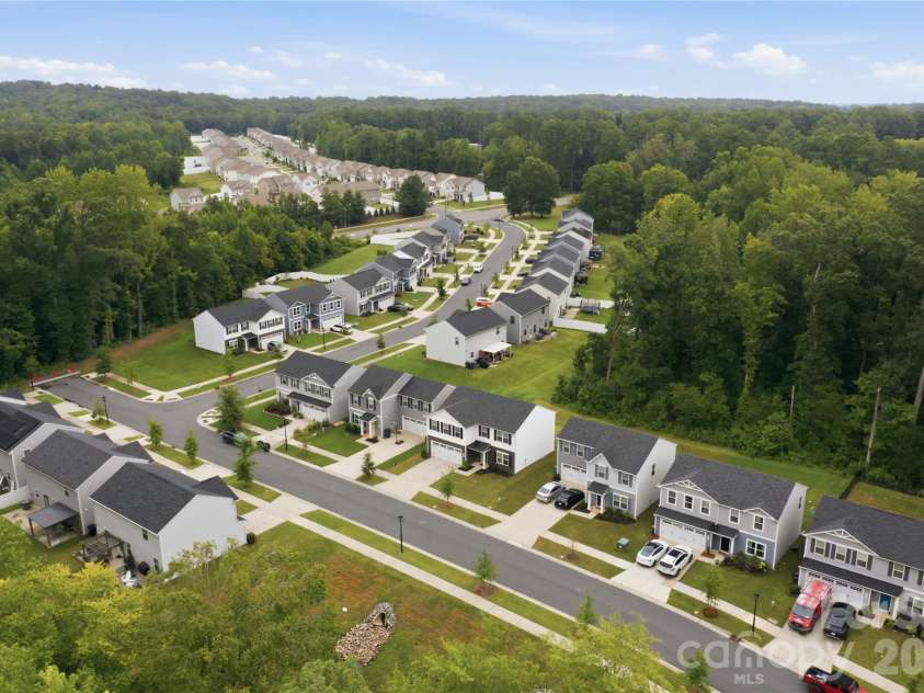 1925 Pin Hook Road, Charlotte, NC 28215.  MLS# CAR4413182, YatesRealty ID 44185. 