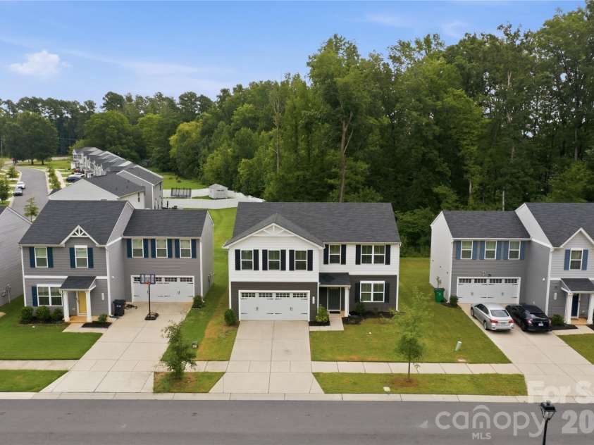 1925 Pin Hook Road, Charlotte, NC 28215.  MLS# CAR4413182, YatesRealty ID 44185. 