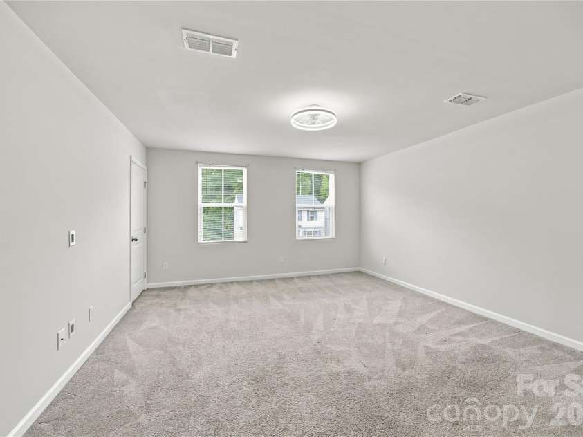 1925 Pin Hook Road, Charlotte, NC 28215.  MLS# CAR4413182, YatesRealty ID 44185. Primary Bedroom