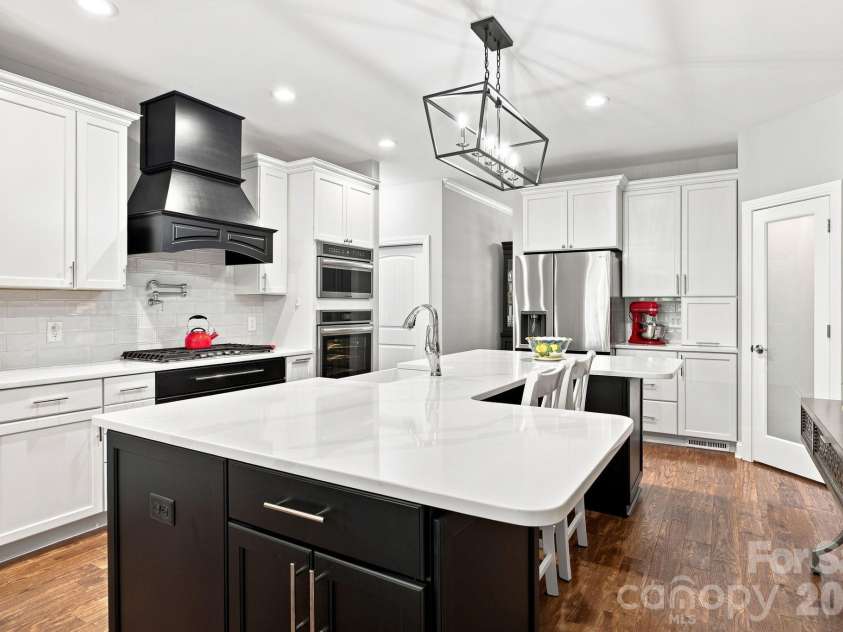 116 Harbor Ridge Drive, Statesville, NC 28677.  MLS# CAR4413143, YatesRealty ID 44187. 