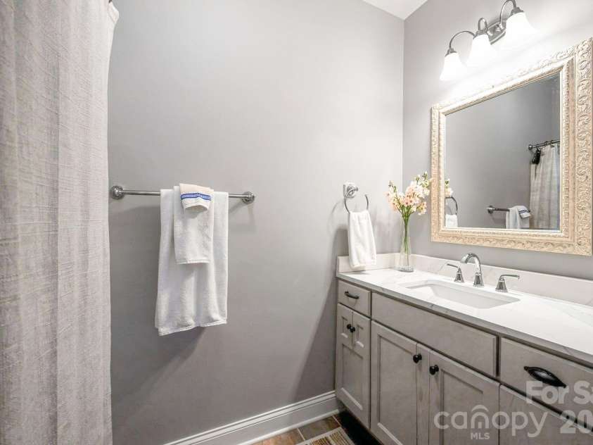 116 Harbor Ridge Drive, Statesville, NC 28677.  MLS# CAR4413143, YatesRealty ID 44187. Full Bath 2