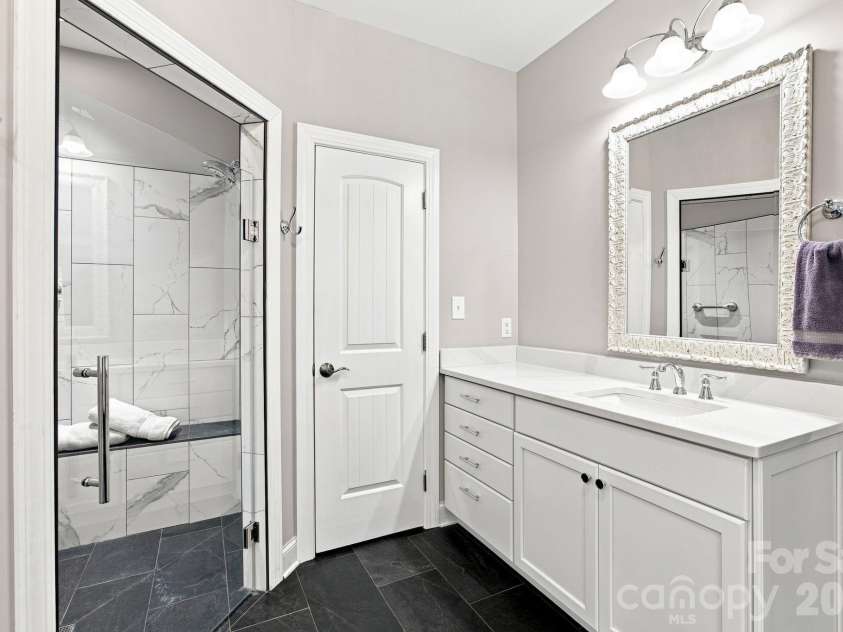 116 Harbor Ridge Drive, Statesville, NC 28677.  MLS# CAR4413143, YatesRealty ID 44187. Primary ensuite bath.