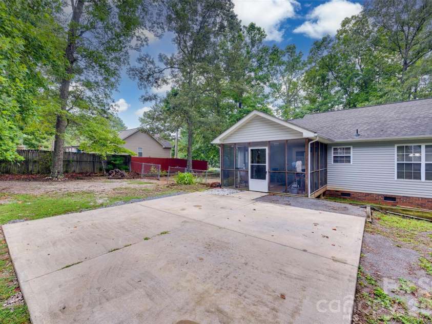 231 Roberts Avenue, York, SC 29745.  MLS# CAR4413194, YatesRealty ID 44188. 