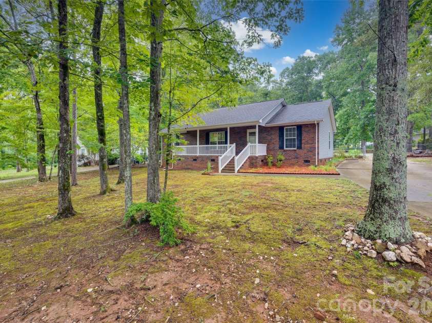 231 Roberts Avenue, York, SC 29745.  MLS# CAR4413194, YatesRealty ID 44188. 