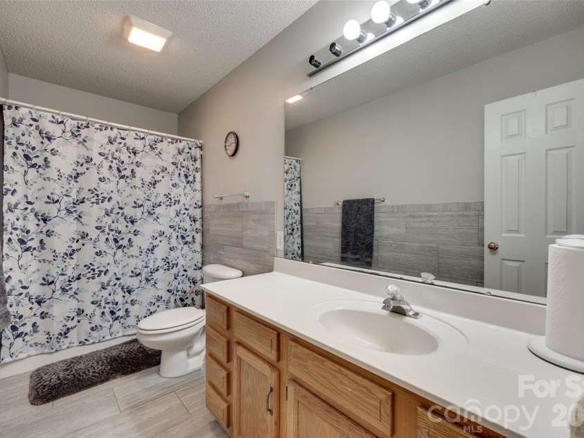 231 Roberts Avenue, York, SC 29745.  MLS# CAR4413194, YatesRealty ID 44188. Bathroom 2