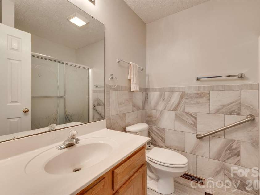 231 Roberts Avenue, York, SC 29745.  MLS# CAR4413194, YatesRealty ID 44188. Primary Bath