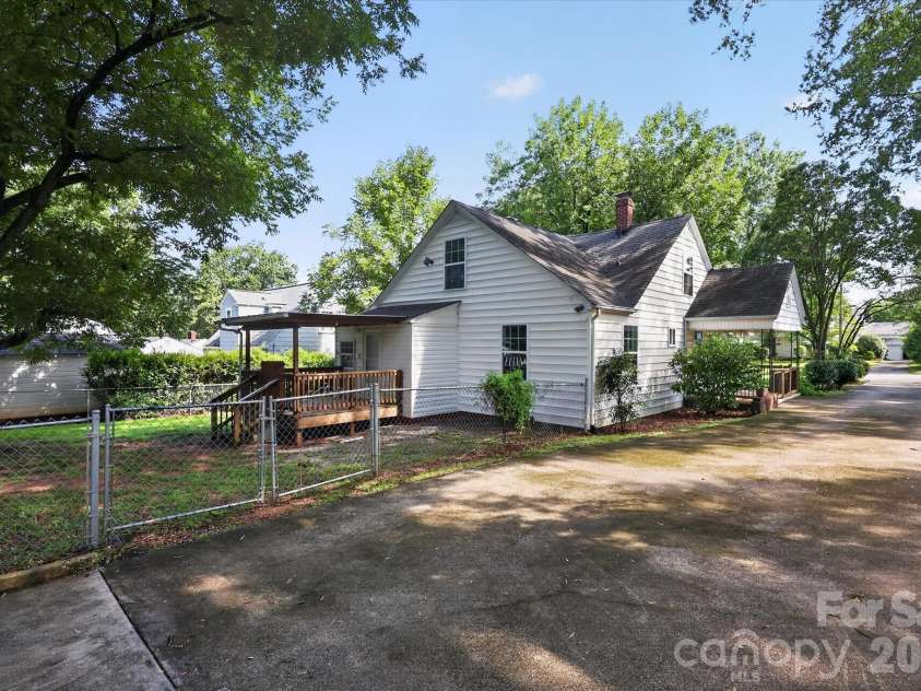 695 Wilmar Street, Concord, NC 28025.  MLS# CAR4413114, YatesRealty ID 44191. 