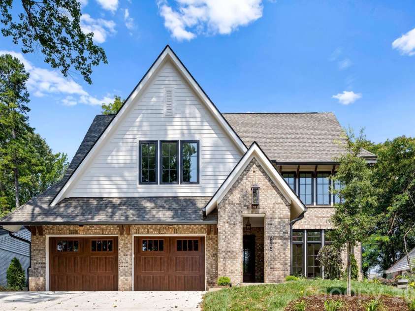 815 Manhasset Road, Charlotte, NC 28209.  MLS# CAR4413025, YatesRealty ID 44194. 