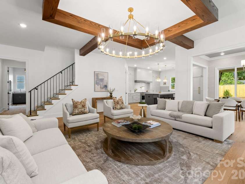 815 Manhasset Road, Charlotte, NC 28209.  MLS# CAR4413025, YatesRealty ID 44194. 