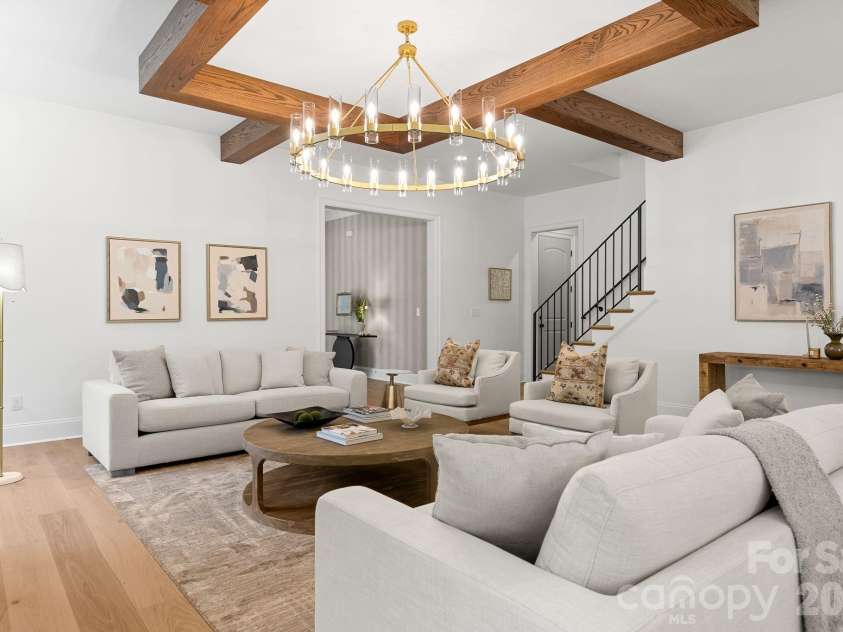 815 Manhasset Road, Charlotte, NC 28209.  MLS# CAR4413025, YatesRealty ID 44194. 