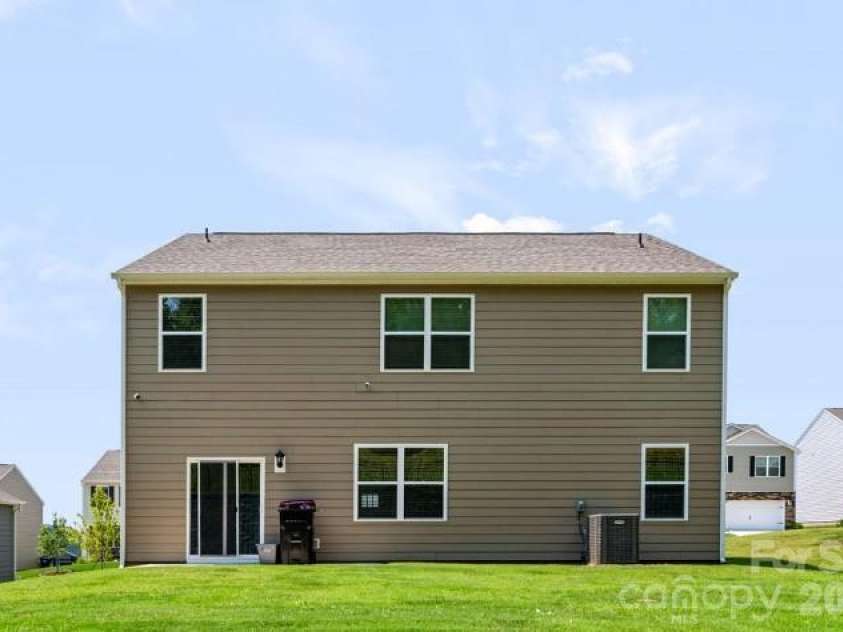 3017 Sassafras Trail, Gastonia, NC 28056.  MLS# CAR4412725, YatesRealty ID 44197. Back yard