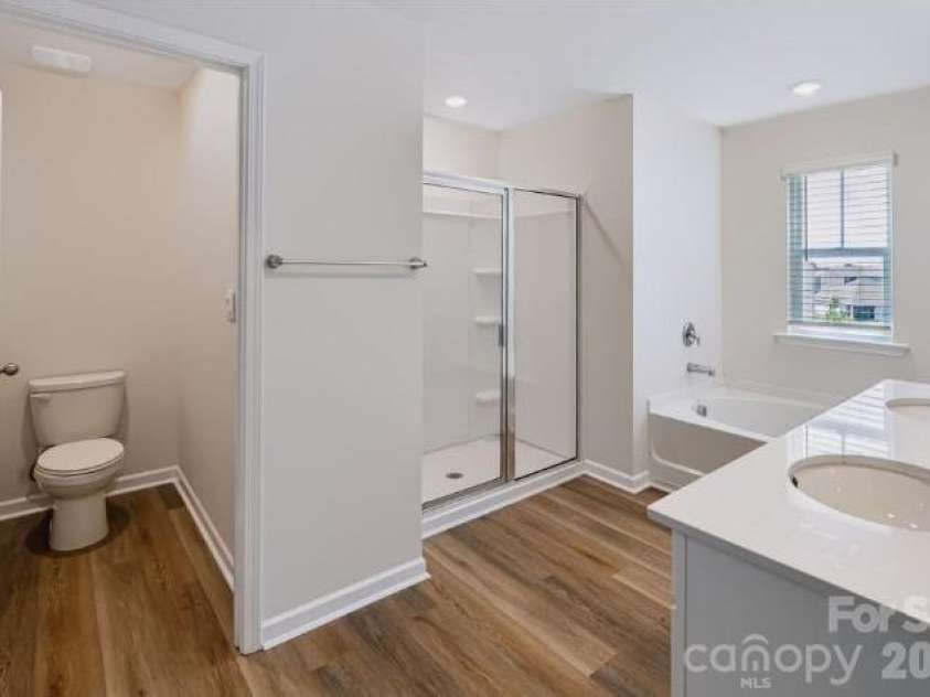 3017 Sassafras Trail, Gastonia, NC 28056.  MLS# CAR4412725, YatesRealty ID 44197. Primary bathroom angle 1
