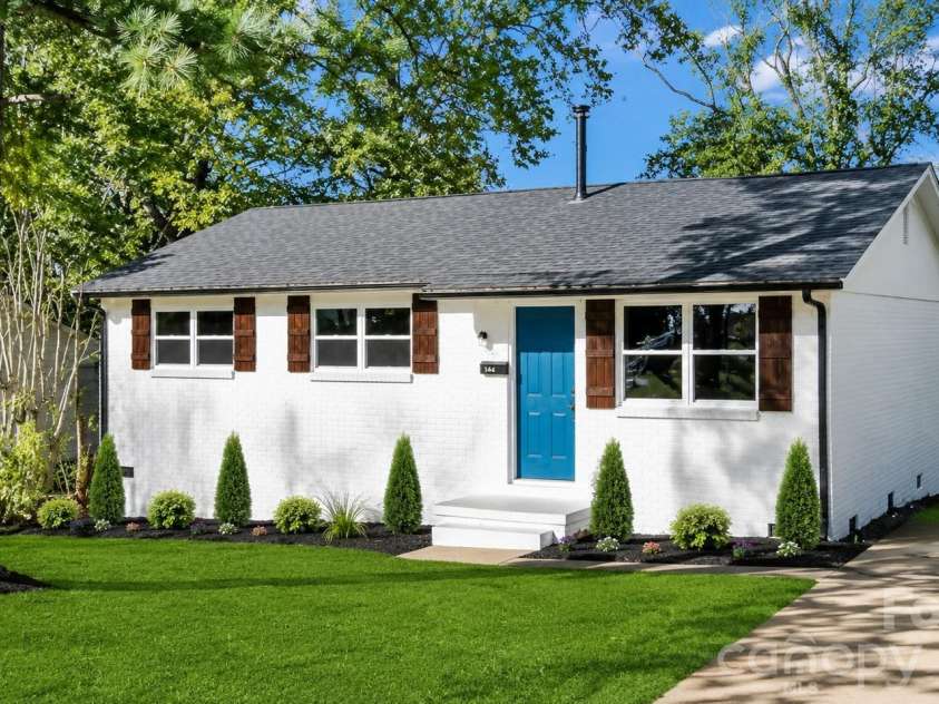 2545 Abelwood Road, Charlotte, NC 28216.  MLS# CAR4412842, YatesRealty ID 44199. 