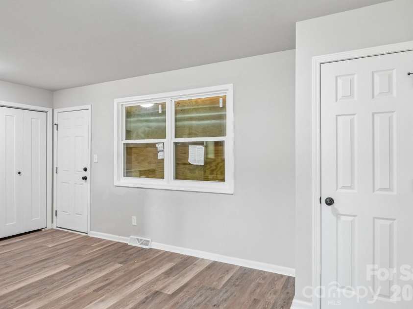2545 Abelwood Road, Charlotte, NC 28216.  MLS# CAR4412842, YatesRealty ID 44199. 