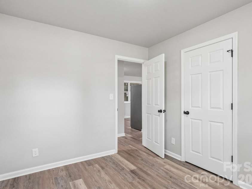 2545 Abelwood Road, Charlotte, NC 28216.  MLS# CAR4412842, YatesRealty ID 44199. 