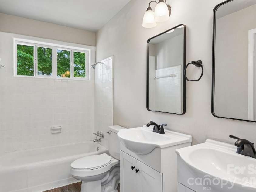 2545 Abelwood Road, Charlotte, NC 28216.  MLS# CAR4412842, YatesRealty ID 44199. 